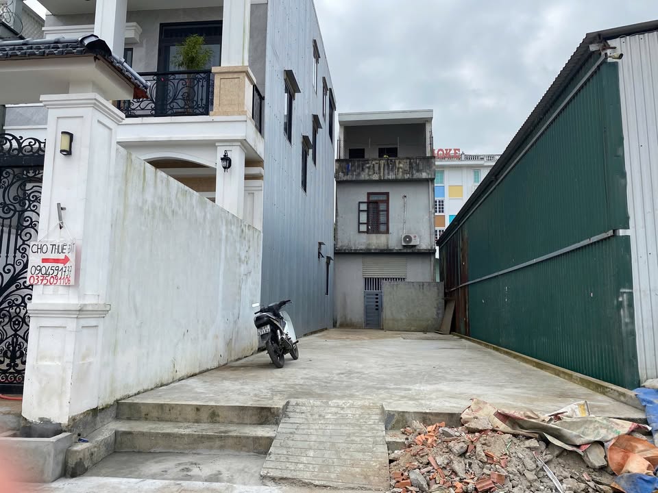 Cho thuê mặt bằng đẹp tại 431 Phạm Văn Đồng, TP Huế - Diện tích 100m², hướng Đông