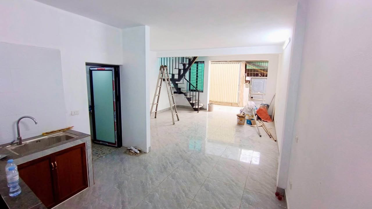 Nhà phố Tả Thanh Oai, 43m² giá 1 tỷ - Thiết kế hiện đại, tiện nghi!