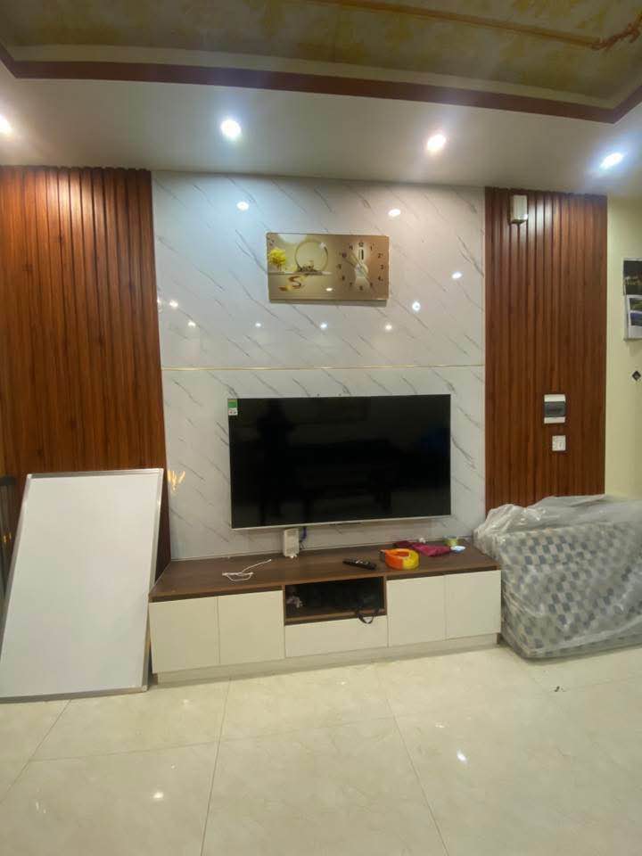 Nhà 3 tầng đường Cao Thắng, Hạ Long 90m² giá 2 tỷ - Sẵn sàng vào ở!