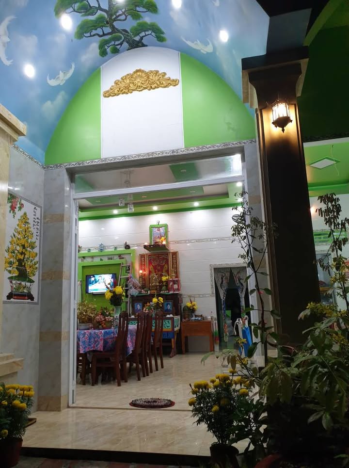 Nhà và vườn tại Uỷ Ban Tân Thuận Tây, 1.050m² giá 2.9 tỷ - Không thể bỏ lỡ!