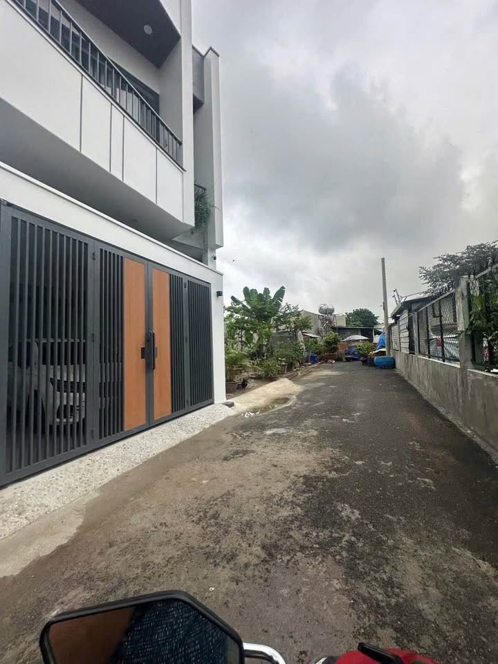 Đất mặt tiền đường Đồng Khởi, Phường Tân Phong, 90m² giá 2 tỷ - Đầu tư sinh lời tuyệt vời!