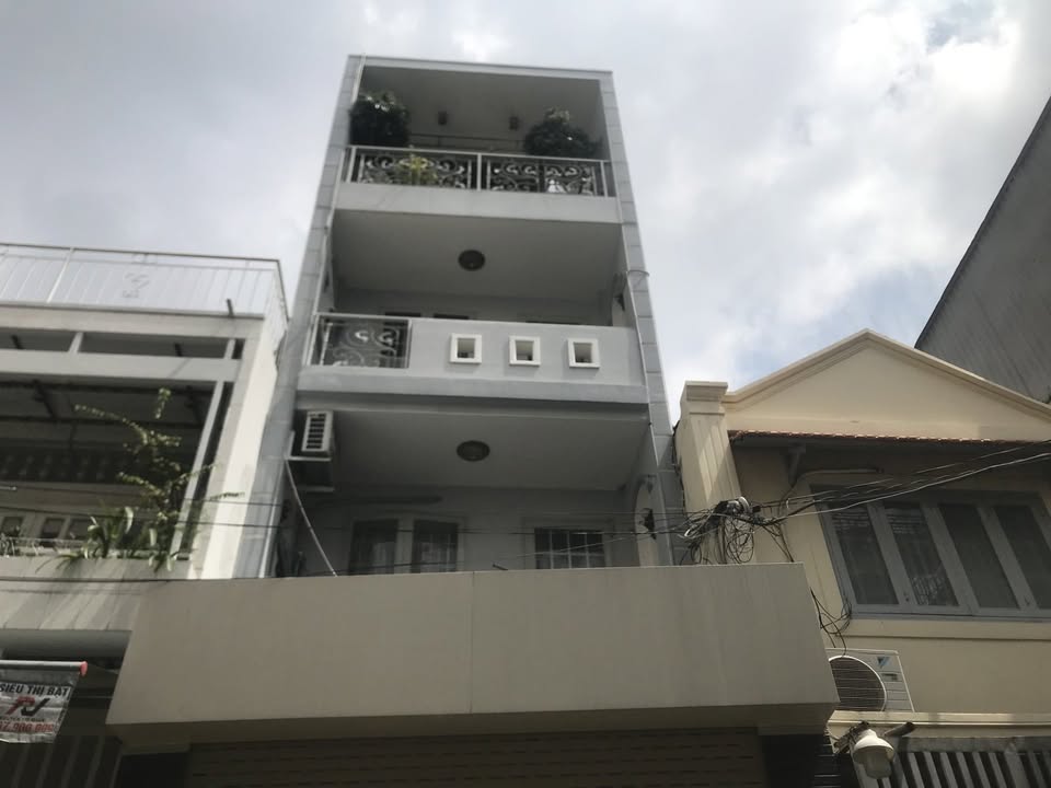 Nhà phố Thoại Ngọc Hầu Tân Phú 63.5m² giá chỉ 8.7 tỷ - Ô tô đậu cửa, có thang máy!