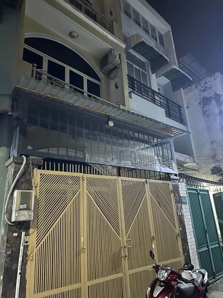 Nhà 5 tầng Tân Phú 100m² giá 11 tỷ - Ô tô vào tận nhà!