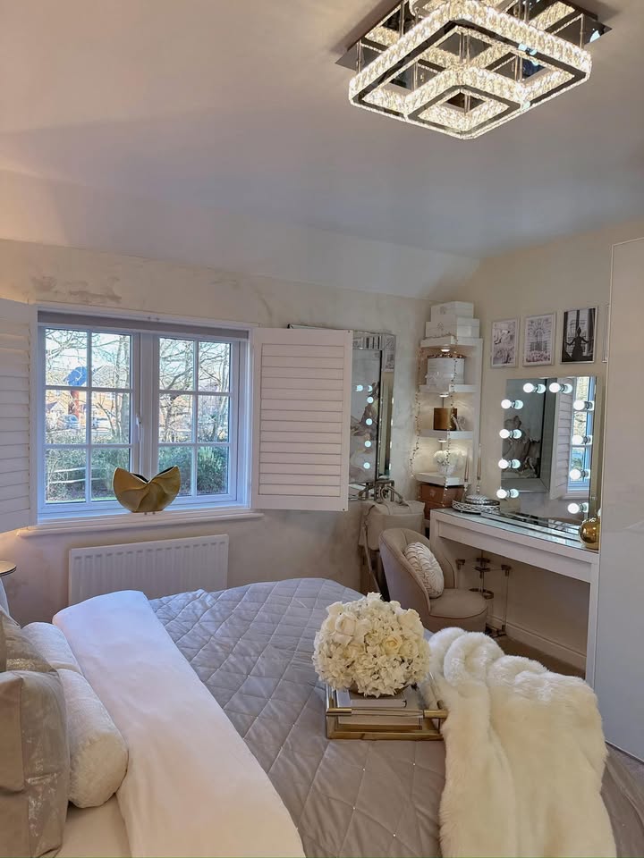 Nhà riêng hẻm xe hơi Thành Thái, Quận 10, 70m² giá 9 tỷ - Đầy đủ pháp lý, sẵn sàng ở ngay!