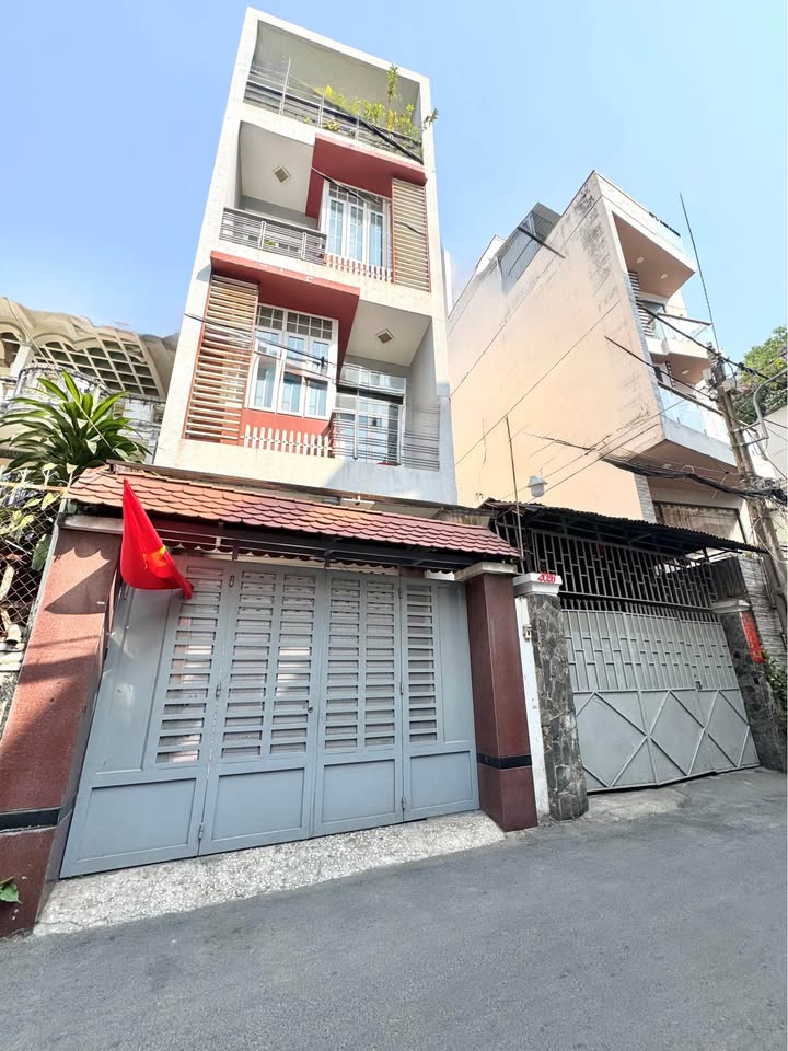 Nhà phố Hoàng Hoa Thám, Bình Thạnh 70m² giá 14 tỷ - Giảm ngay 300 triệu!