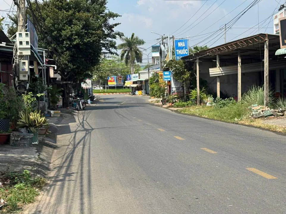 Nhà Mặt Tiền Đường Hắc Dịch Sông Xoài 103m² giá 2 tỷ - Dễ dàng di chuyển!