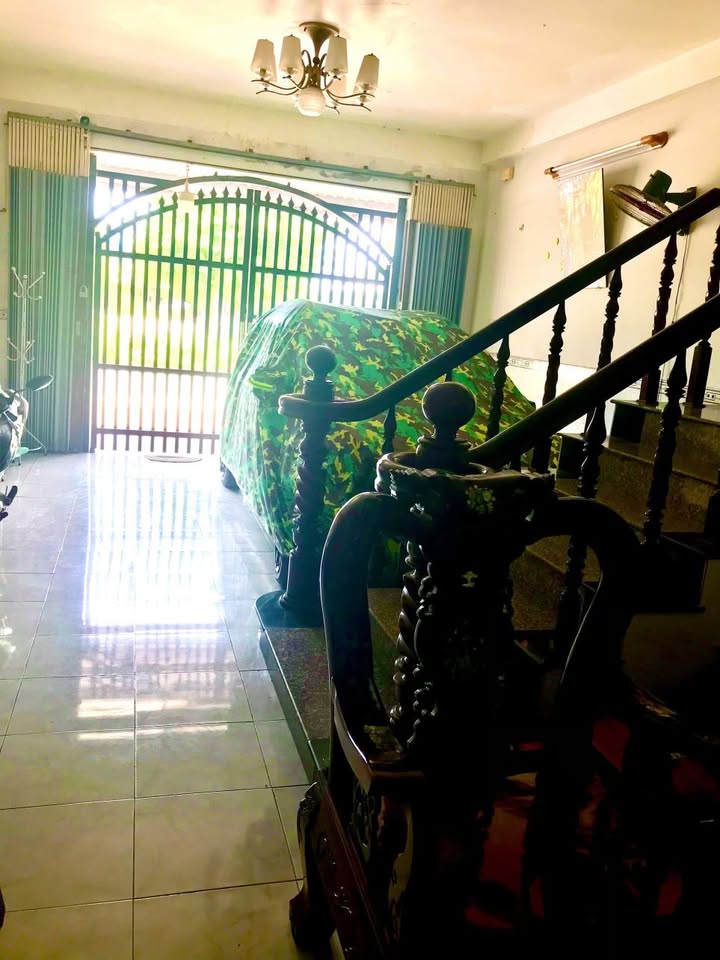 Nhà 2 tầng đường Lý Thị Huê, 94m² giá 2.1 tỷ - Chính chủ bán gấp!