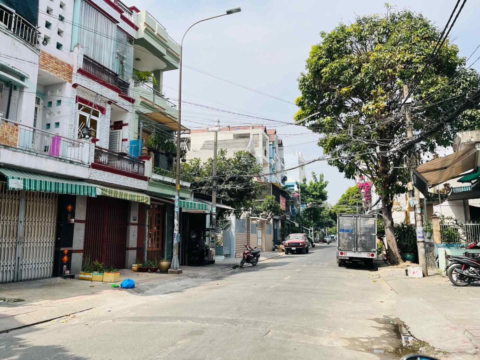 Nhà phố Lạc Long Quân 46m² giá 6.6 tỷ - Sổ hồng chính chủ, cho thuê sinh lời!