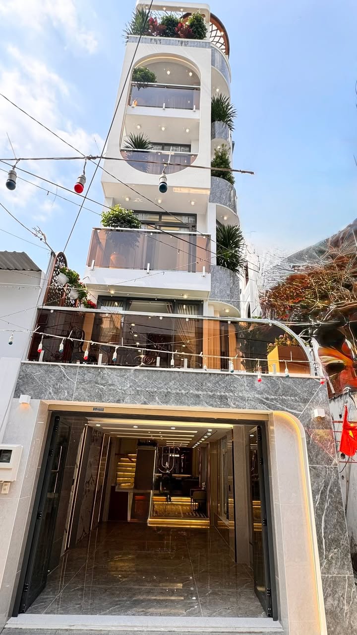 Nhà phố cao cấp Gò Vấp 74m² giá 14.5 tỷ - Thang máy, gara xe hơi tiện nghi!