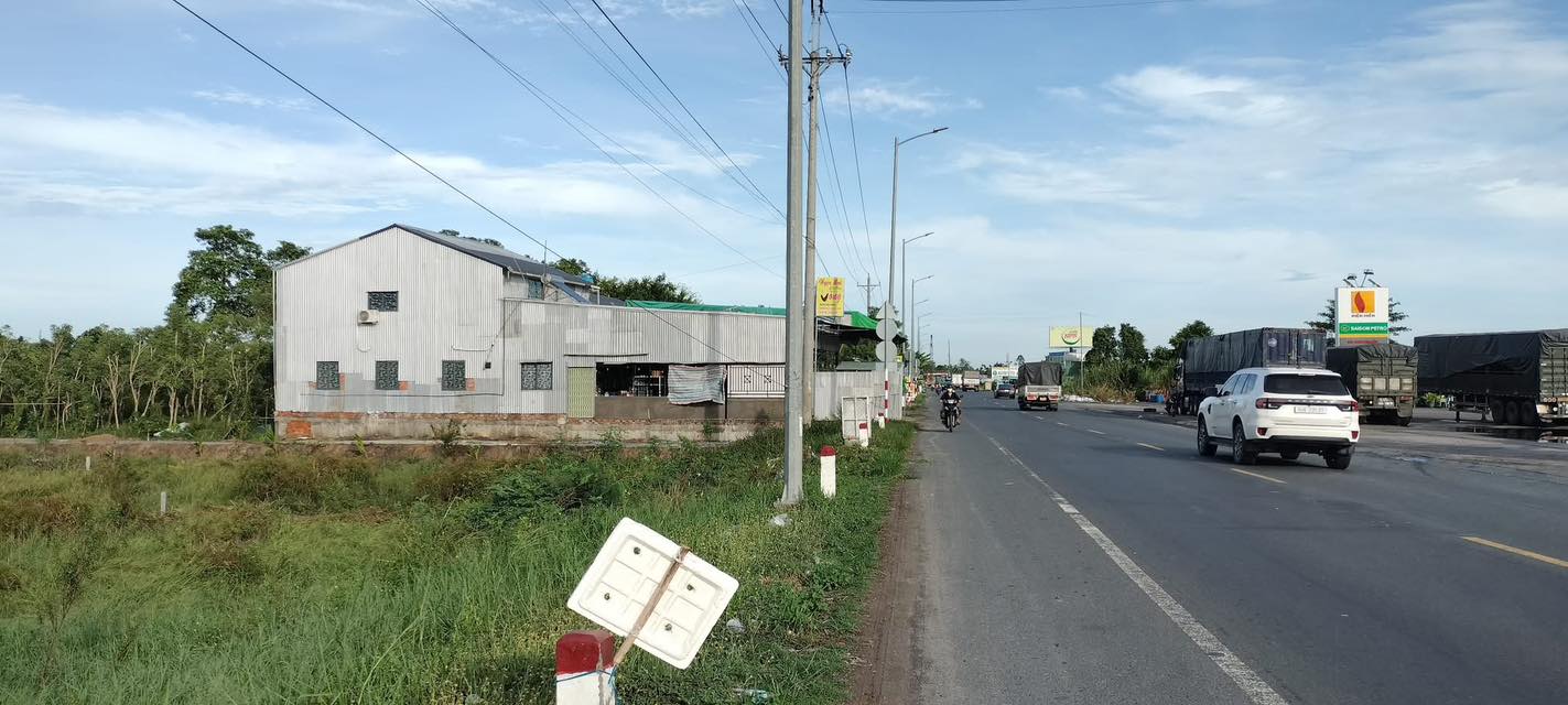 Đất nền đường Dẫn Cầu Vàm Cống, Quận Ô Môn, 650m² - Giá tốt, thương lượng!