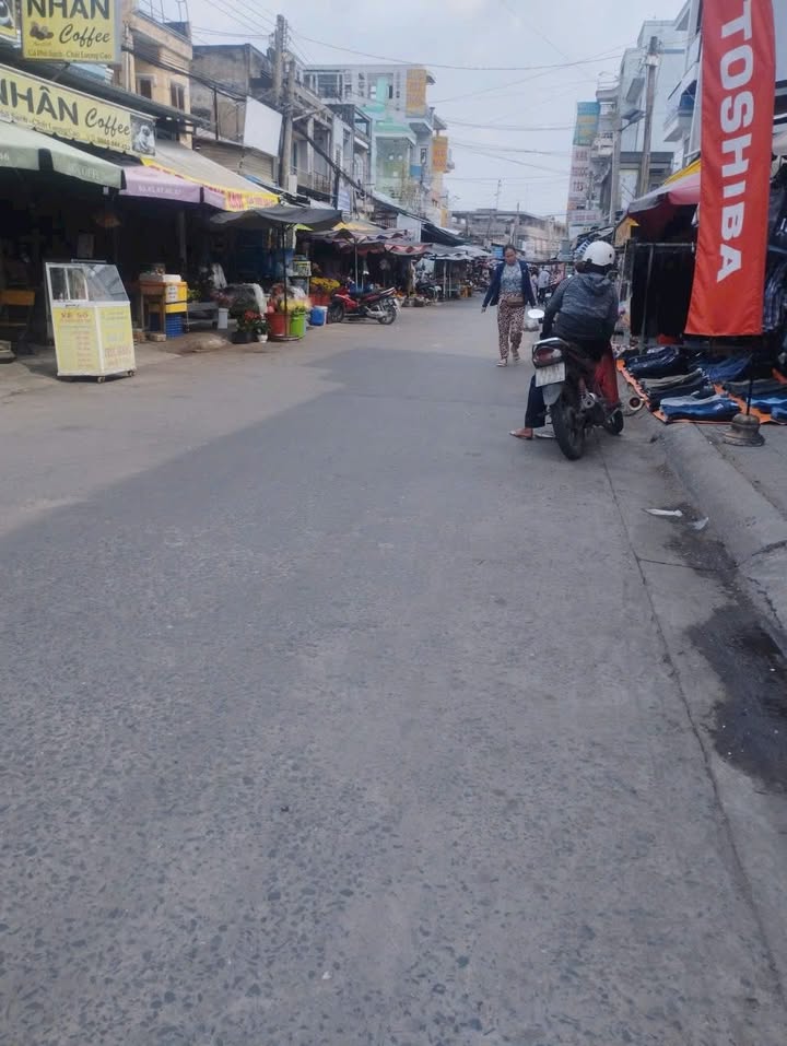 Nhà phố trung tâm Mỏ Cày 161.1m² giá 13 tỷ - Đầu tư sinh lời ngay!