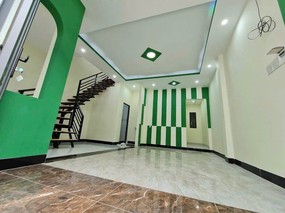 Nhà phố phường Mỹ Bình, TP Long Xuyên 42.5m² giá 1.75 tỷ - Chính chủ bán gấp!