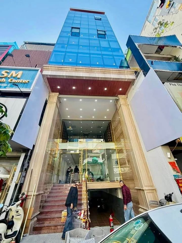 Building mặt phố Chùa Láng, Đống Đa 140m² giá 115 tỷ - Đầu tư sinh lời bền vững!