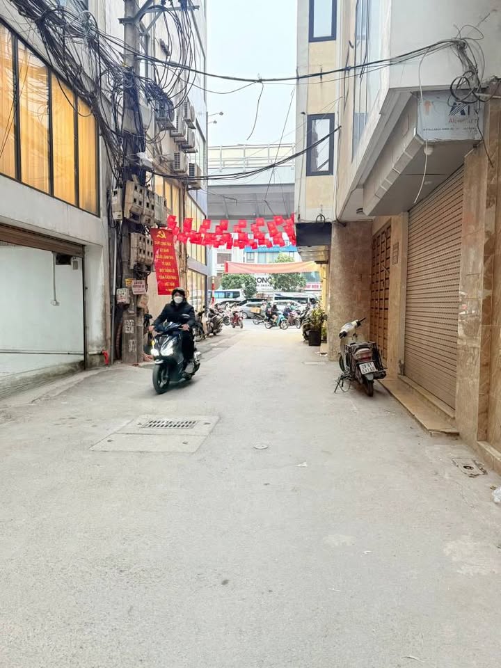 Toà nhà 7 tầng Trường Chinh, Thanh Xuân 91m² giá 29.9 tỷ - Đầu tư sinh lời ổn định!