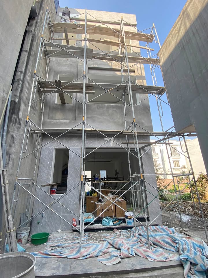 Nhà 3 tầng độc lập Đằng Hải 42m² giá 2.73 tỷ - Tiện ích đầy đủ trong bán kính 500m!