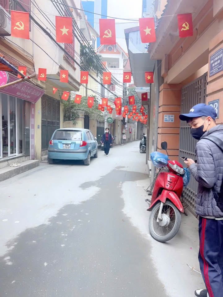 Nhà riêng Cầu Giấy 40m² giá 10.5 tỷ - Vị trí trung tâm, đầu tư sinh lời!