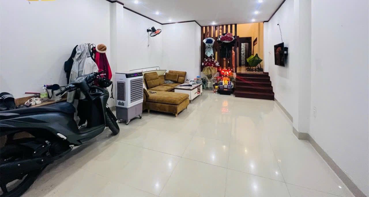 Nhà Hùng Vương 84m² giá 3.95 tỷ - Gần mặt tiền, ô tô vào thoải mái!