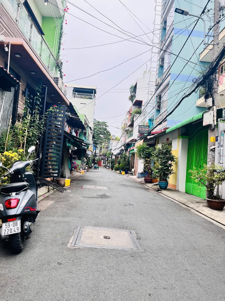 Nhà hẻm Thạch Lam, Quận Tân Phú 156m² giá 17.2 tỷ - Cơ hội đầu tư tuyệt vời!