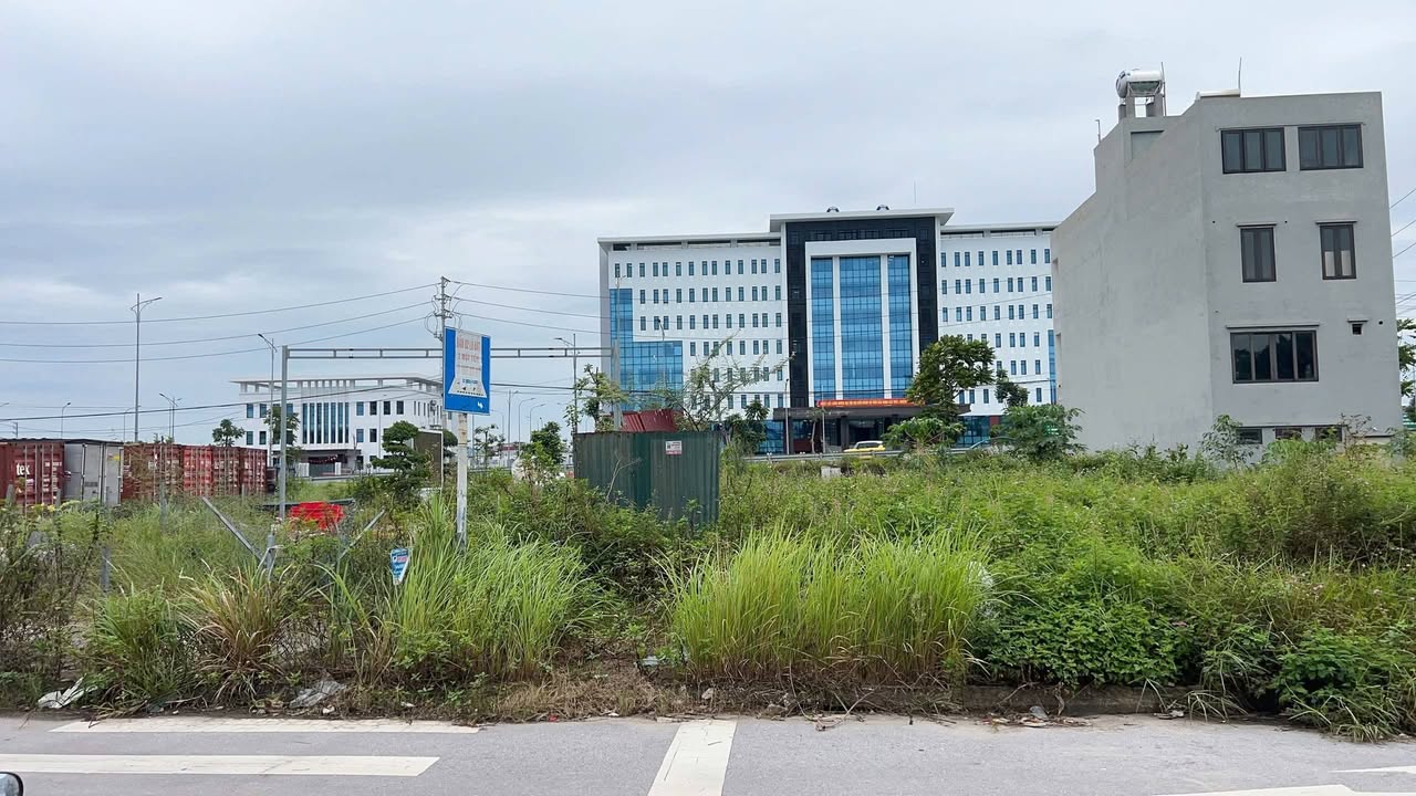 Căn hộ 78m² đường Thân Nhân Trung, Bắc Giang - Kinh doanh ngay, giá chỉ 3.3 tỷ!