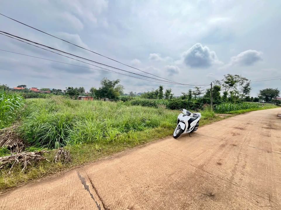 Đất thổ cư Thôn 4 Ea Kao 140m² giá 1.2 tỷ - Đường rộng, dân cư đông đúc!