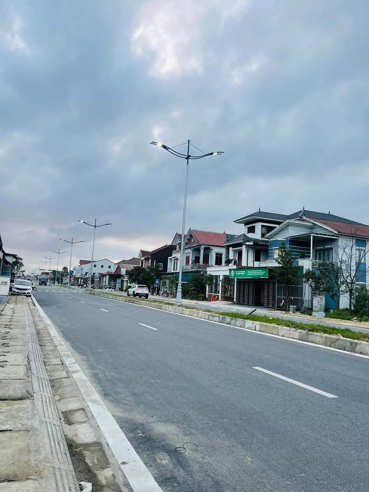 Đất nền sổ đỏ chính chủ tại Thị trấn Cẩm Xuyên, 243m² giá 2.5 tỷ - Cần bán gấp!