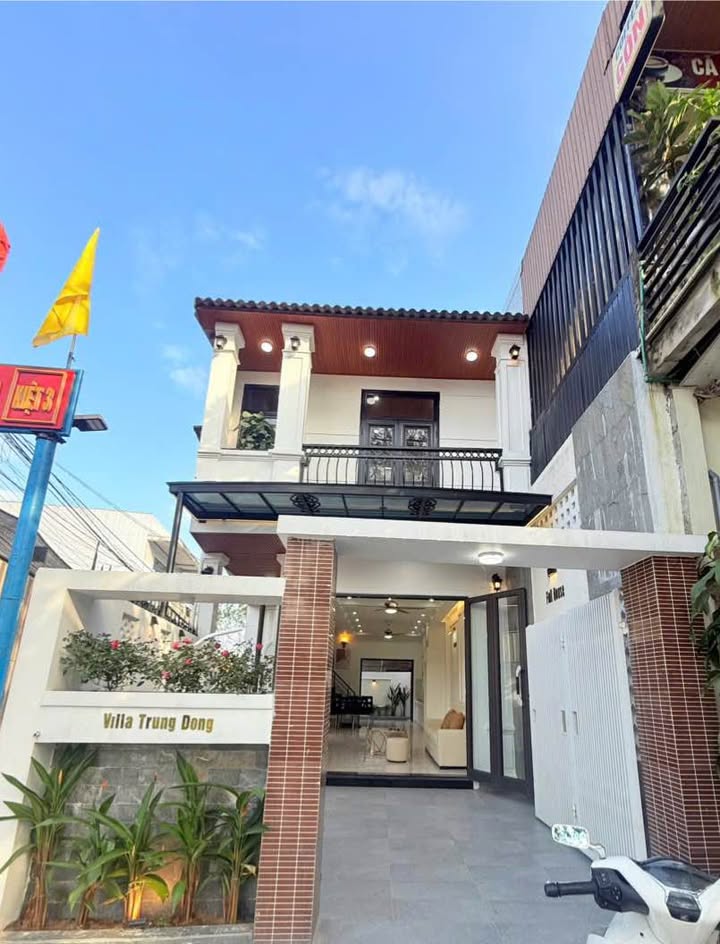 Nhà 2 Mặt Tiền Phạm Văn Đồng, Huyện Phú Vang, 90m² - Thiết kế hiện đại, sẵn sàng kinh doanh!