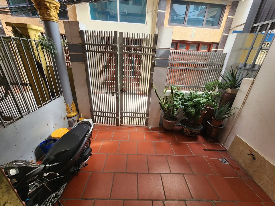 Nhà 5 tầng Ngọc Hồi 55m² giá 9.98 tỷ - Ô tô đỗ cửa, thiết kế hiện đại!