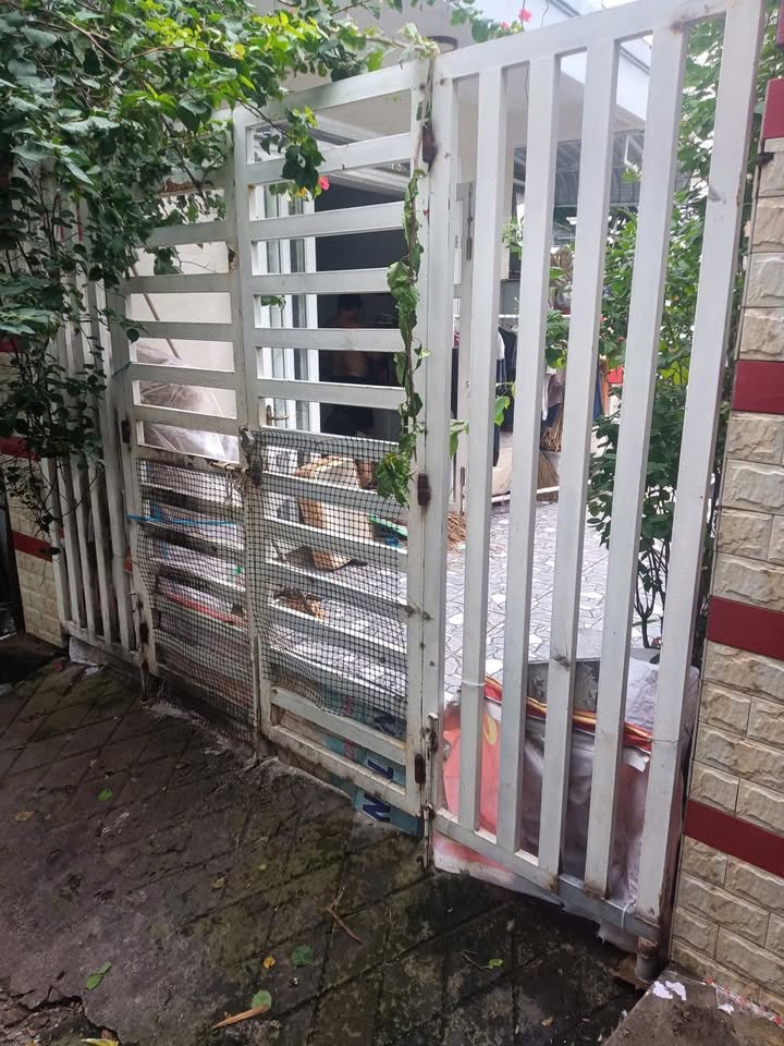 Nhà cho thuê tại Thị trấn Long Hải, Huyện Long Đất - 2 triệu/tháng, phòng sạch sẽ và có cổng rào