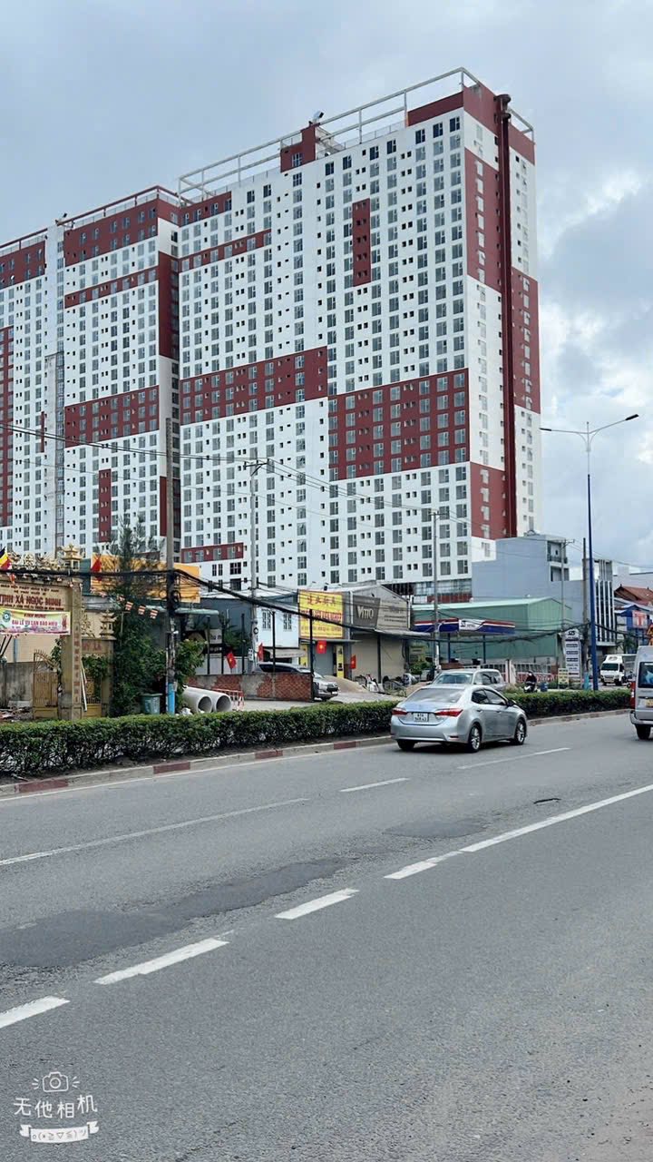 Đất xây chung cư mặt tiền Quốc Lộ 13, Vĩnh Phú, 2745m² giá 150 tỷ - Cơ hội đầu tư hấp dẫn!