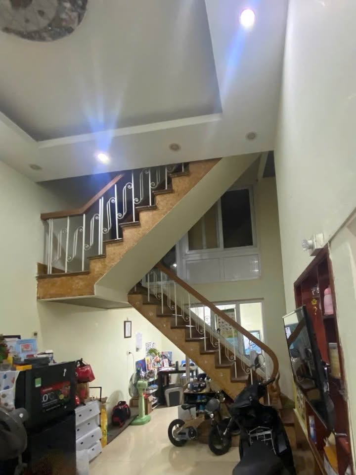 Nhà phố Dốc Học Hạ Long 36m² giá 2.8 tỷ - Sẵn sàng vào ở ngay!