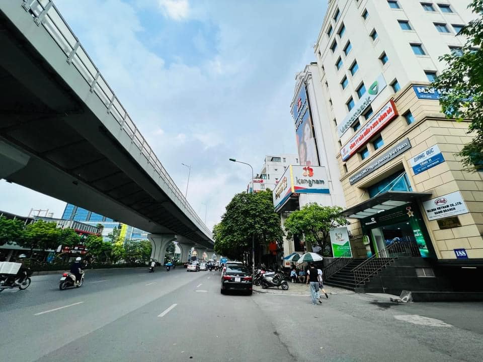 Thửa đất mặt phố Trường Chinh, Đống Đa, 244m² giá 10 tỷ - Pháp lý sạch, kinh doanh thuận lợi!