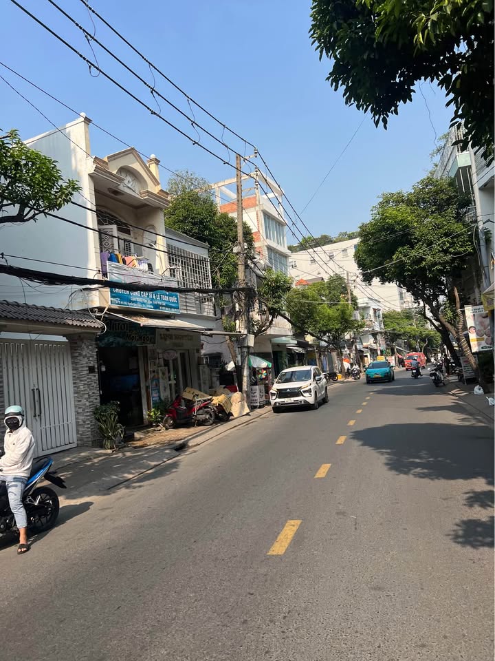 Nhà 4 Tầng Mặt Tiền Lê Quang Định, Bình Thạnh 52m² - Ô Tô Đỗ Cửa, Giá 8 Tỷ