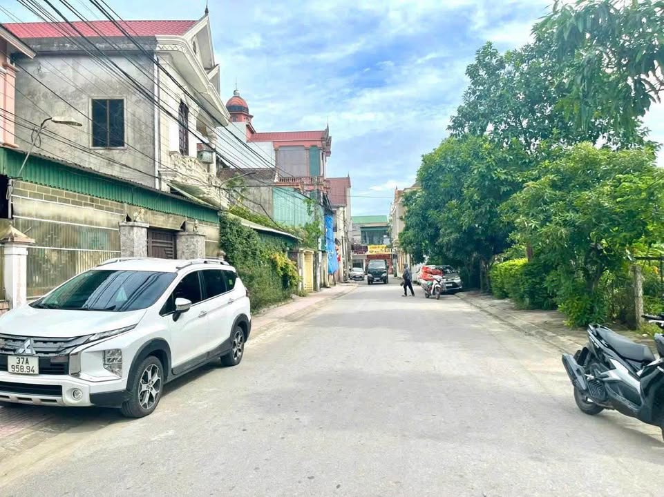 Đất nền Khối 8 Quán Bàu 88,9m² giá 4 tỷ - Vị trí đẹp, tiềm năng lớn!