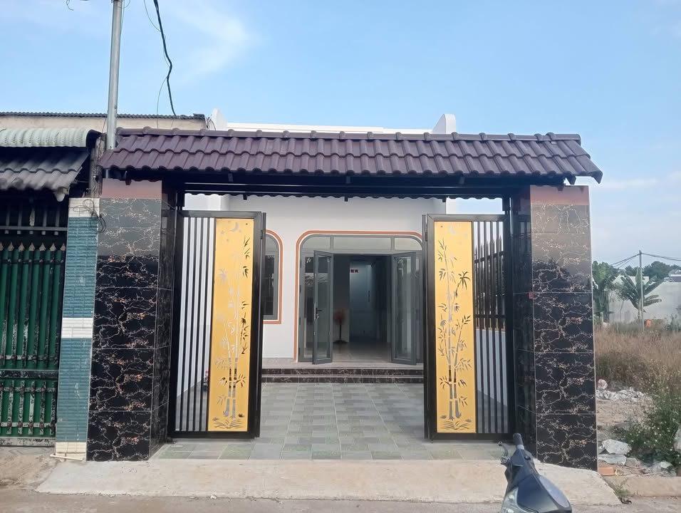 Bán nhà Hưng Thịnh, Trảng Bom, Đồng Nai 120m² - Vị trí đẹp gần chợ và trường học!