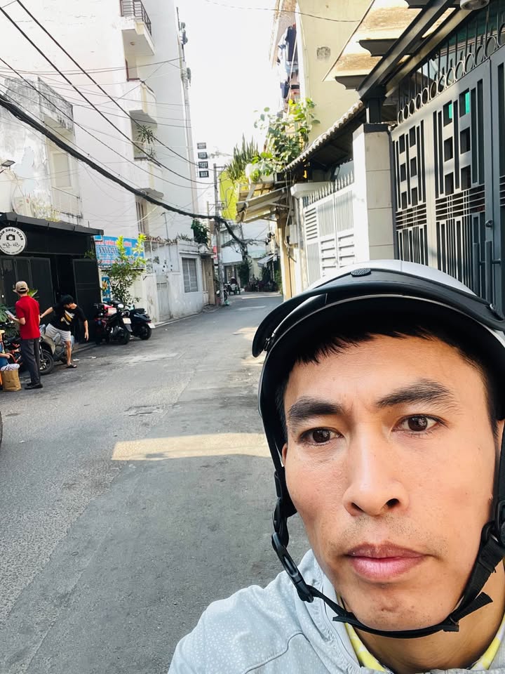 Nhà phố Lê Quang Định, P11 Bình Thạnh 40m² giá 8,2 tỷ - Hẻm ô tô rộng rãi!