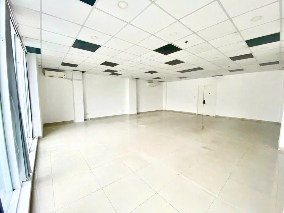 Văn phòng cho thuê đường Nguyễn Gia Trí, Bình Thạnh 75m² giá 20 triệu - Sẵn sàng vào làm việc!