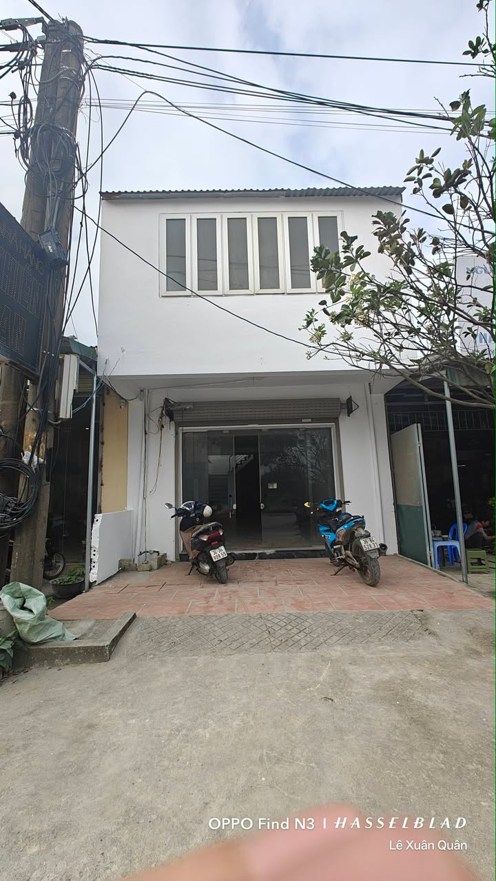 Nhà 2 tầng trục chính KCN Hoằng Long 100m² giá 3 tỷ - Kinh doanh thuận lợi!