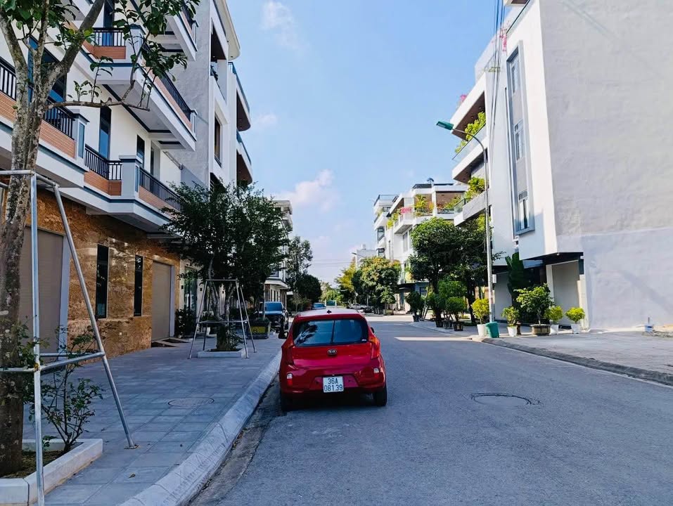 Đất nền mb 2125 giai đoạn 1 Sunsport, 180m², giá 1x tỷ - Đầu tư sinh lời cực tốt!