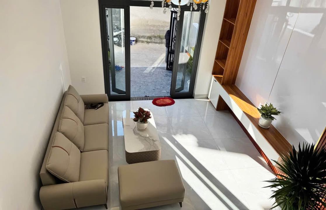 Nhà kiệt ô tô Nguyễn Khoa Chiêm, 69.5m² giá 3.15 tỷ - Full nội thất, chỉ việc dọn vào ở!