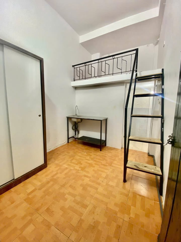 Phòng cho thuê 562 Trần Cung, 20m² giá 2.6 triệu - Không gian riêng tư thoải mái!