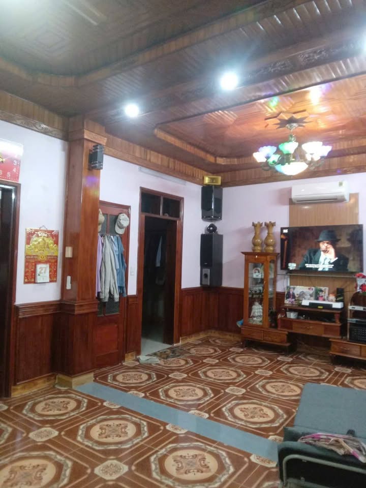 Nhà 2 tầng mặt tiền 12.5m tại Phú Xá, 400m² - Giá chỉ 5 tỷ!