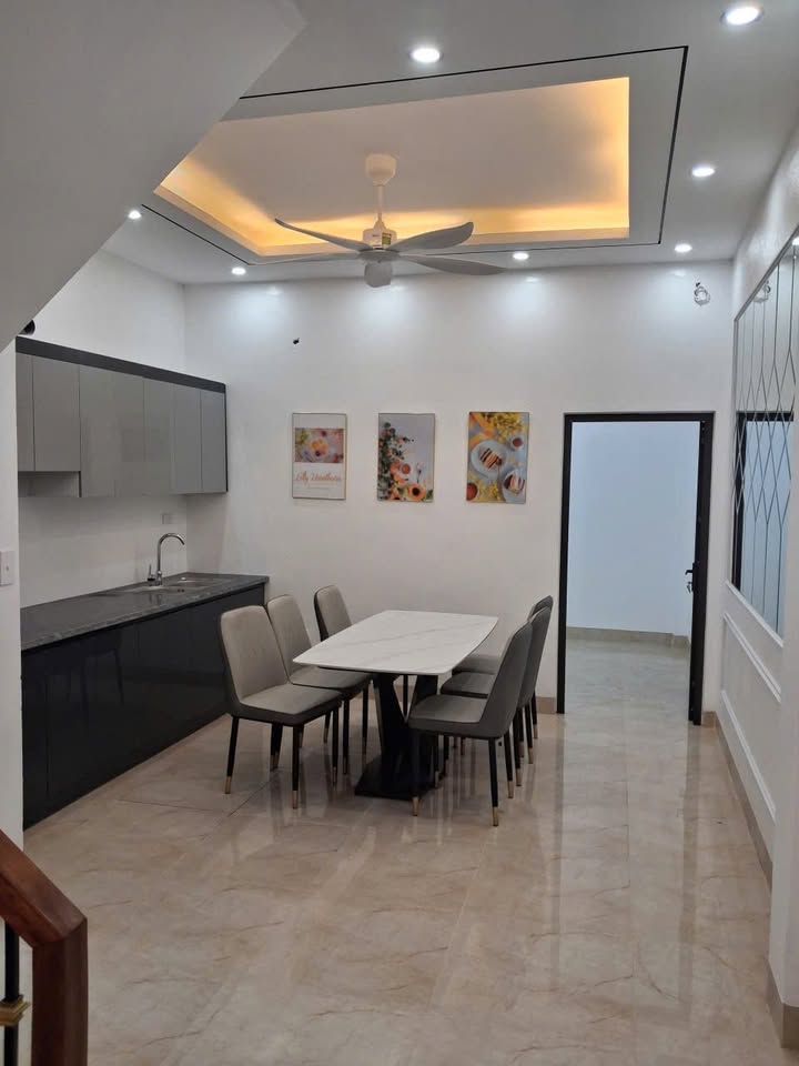 Nhà 3 tầng Ngõ 2 Nam Bình 74m² giá 4 tỷ - Thoáng mát, ô tô vào được!