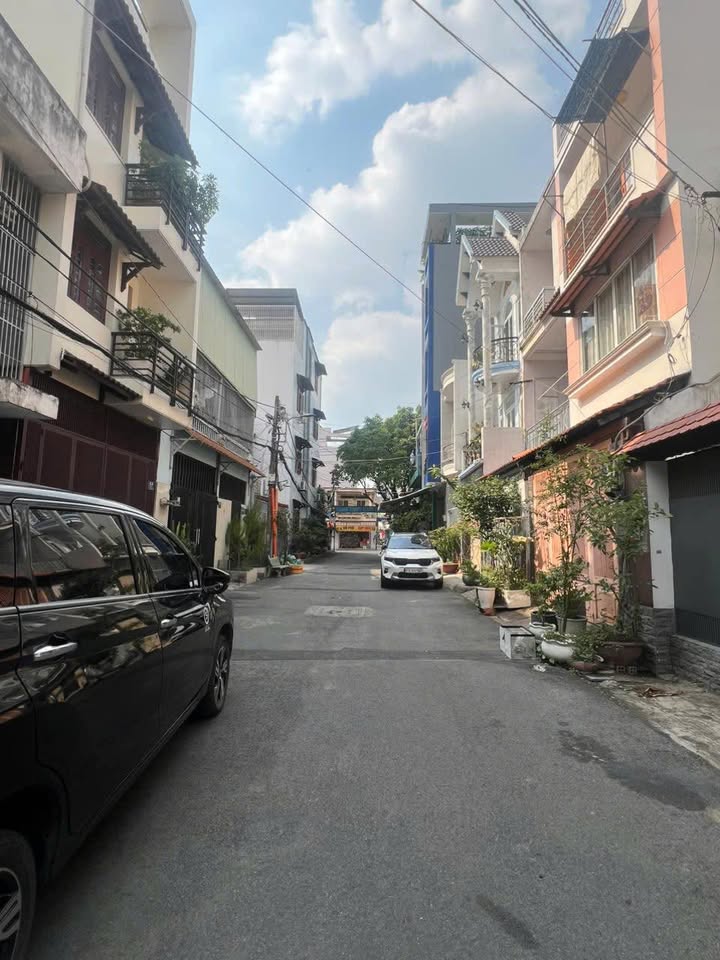 Nhà bán Quận Bình Tân 60m² giá 7.6 tỷ - Sổ hồng chính chủ, hướng Đông Bắc!