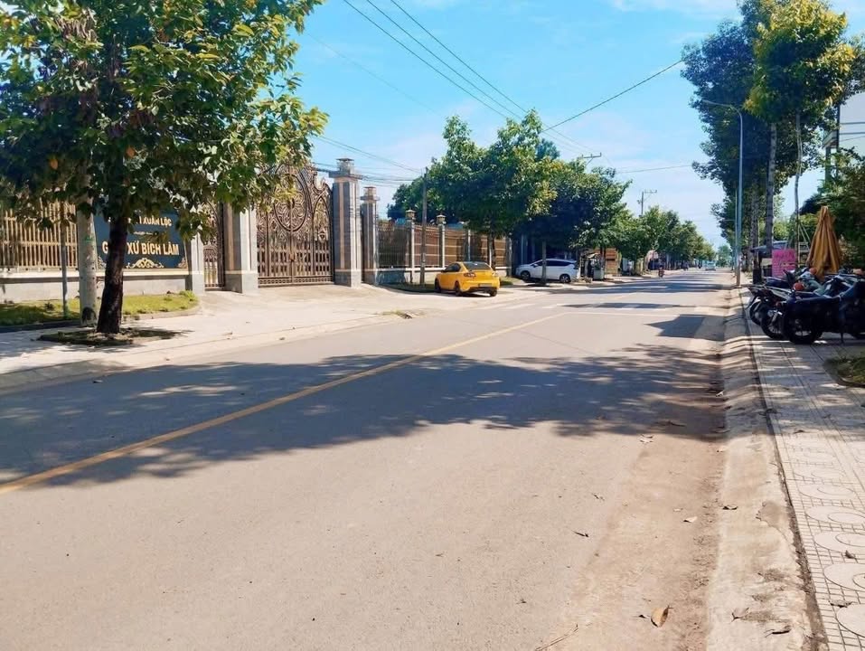 Lô đất gần nhà thờ Bích Lâm, Tân Phú 2000m² giá 5.2 tỷ - Cơ hội đầu tư hấp dẫn!