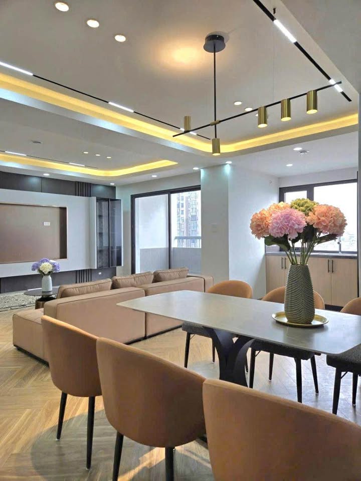 Chung cư Trần Duy Hưng, Cầu Giấy 111m² giá 11.5 tỷ - Tặng full nội thất!