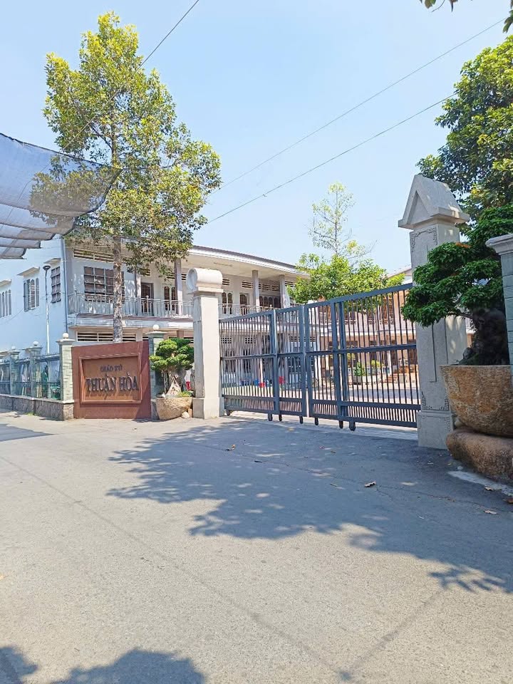 Nhà Mặt Tiền Kinh Doanh Tại Giáo Xứ Thuận Hoà - 190m² chỉ 5 tỷ - Sổ hồng chính chủ