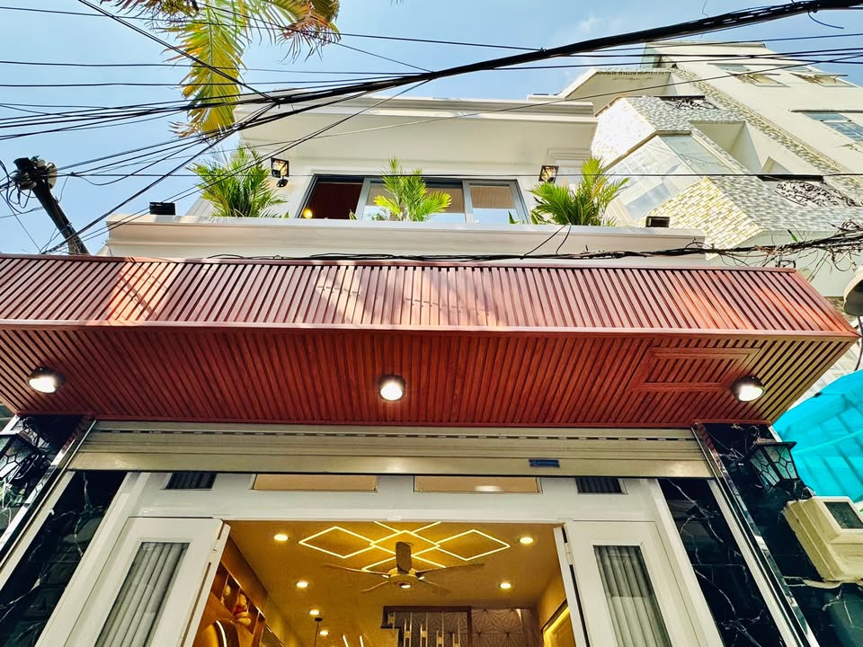 Nhà đẹp 3 phòng ngủ tại Gò Vấp 42m² giá 5.95 tỷ - Sẵn sàng vào ở ngay!