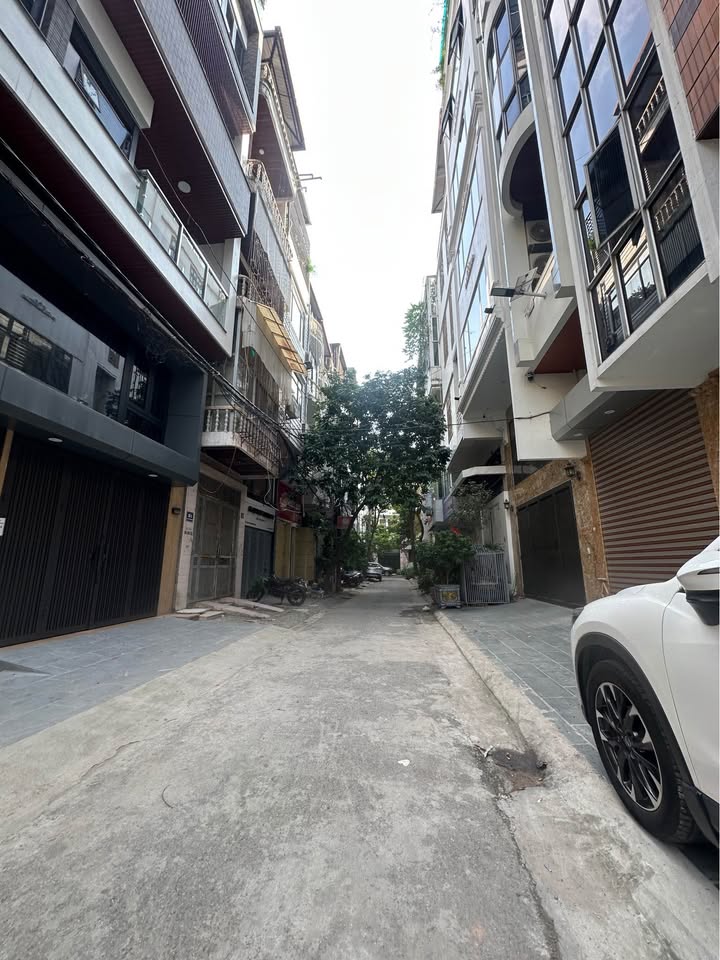 Nhà đẹp Trung Hòa - Cầu Giấy 90m² giá thỏa thuận - Ô tô tải tránh, kinh doanh thuận lợi!