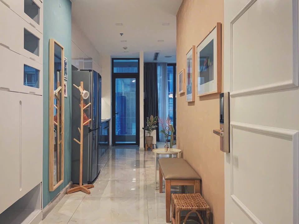 Căn hộ Vinhomes Golden River Quận 1 74m² giá 14.5 tỷ - Chính chủ bán gấp!