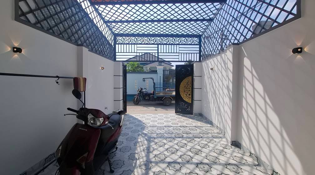 Nhà lầu mới xây tại Phường 6, Mỹ Tho 80m² giá 2.98 tỷ - Thiết kế đẹp, thuận tiện di chuyển!